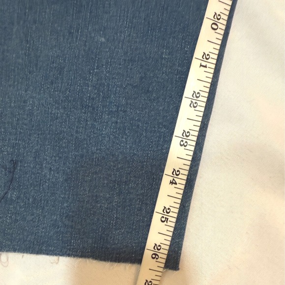 NWT Tractr Denim Diane Mid Rise Slim Jeans Distressed Ripped Raw Hem‎ - Picture 7 of 10